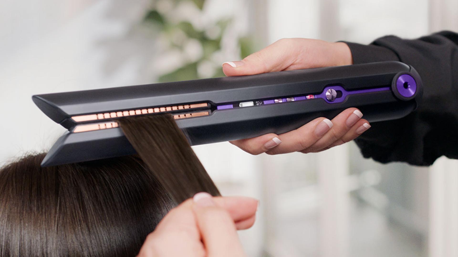 The Potential Pitfalls of Using a Flat Iron for Your Hair post thumbnail image