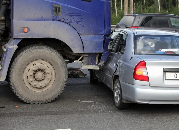 Choosing the Right Commercial Truck Accident Attorney: 10 Tips post thumbnail image