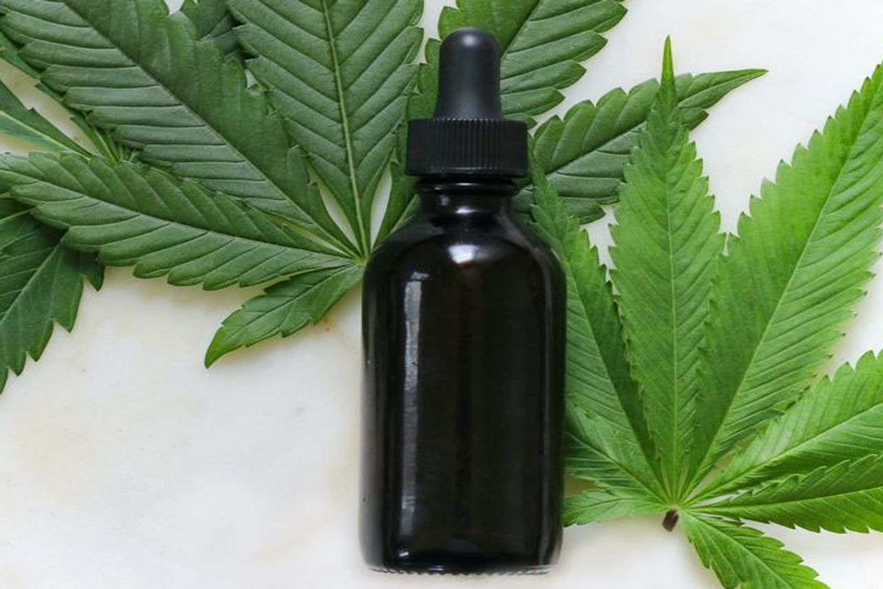 Learn How to Choose the Right CBD Oil for Your Pain Problem post thumbnail image